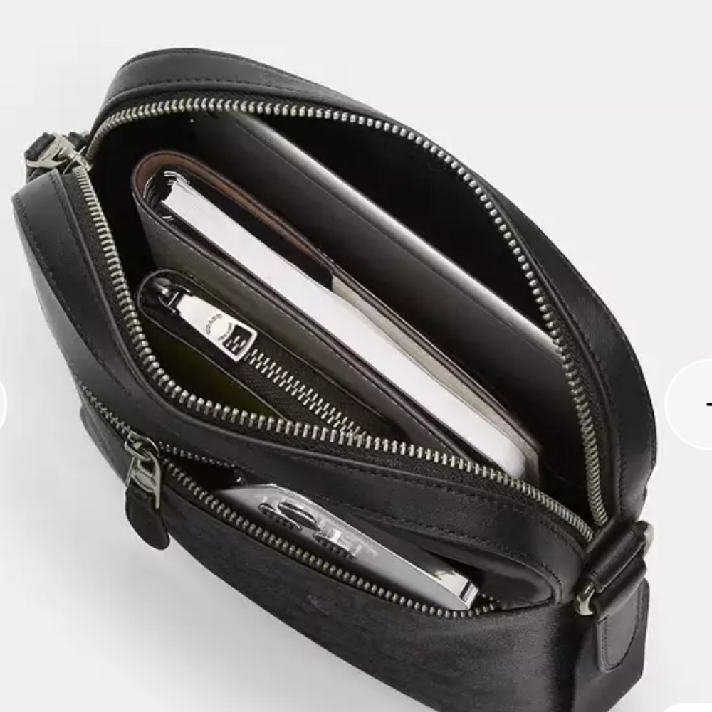 Coach Flight Black Pebbled Leather Messenger Crossbody LIKE NEW - Picture 5 of 8